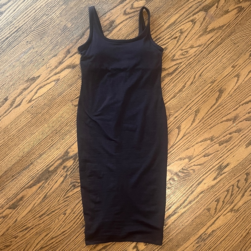 Vuori Brown Halo Essential Midi Dress